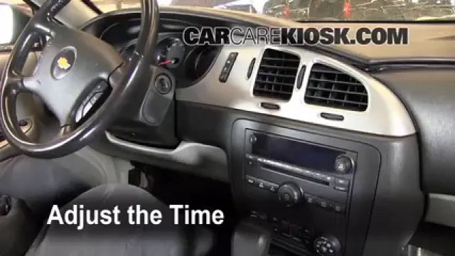 2006 Chevrolet Monte Carlo LT 3.9L V6 Horloge Régler l'horloge